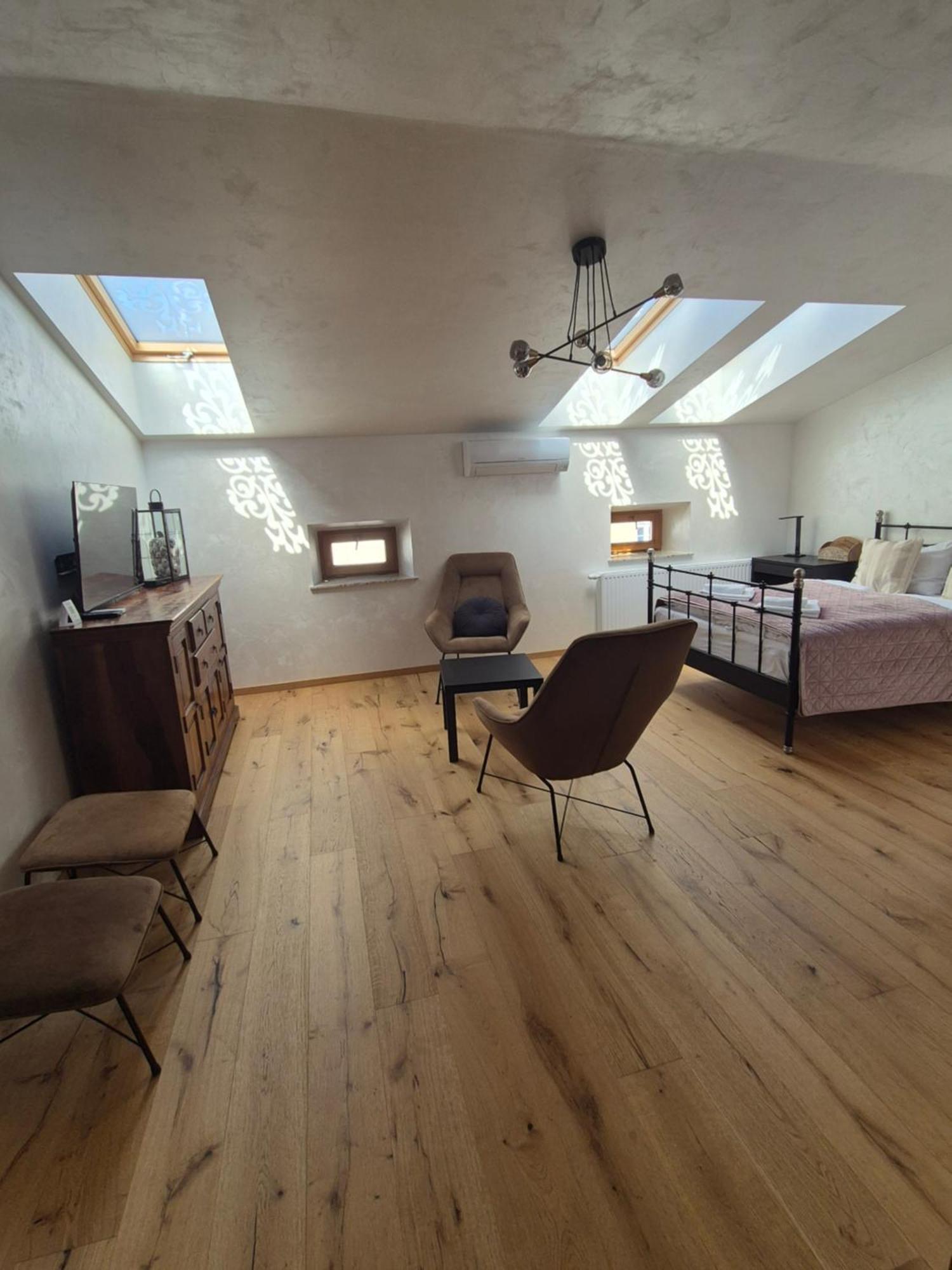 Aparthotel Miodowa 25 Kraków Exteriör bild